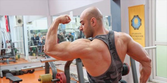 V�cut geli�tirme �ampiyonu polis memurunun hedefi d�nya �ampiyonlu�u