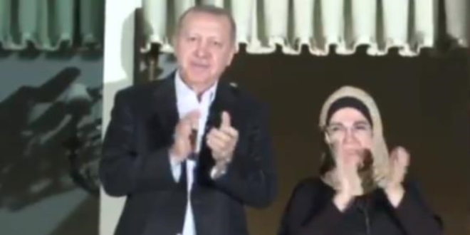 Erdoğan'dan sağlık çalışanlarına alkışlı destek