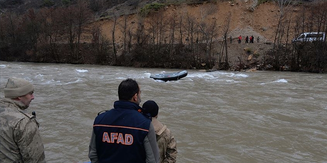 Munzur Çayı'na düşen uzman çavuşu arama çalışmaları sürüyor