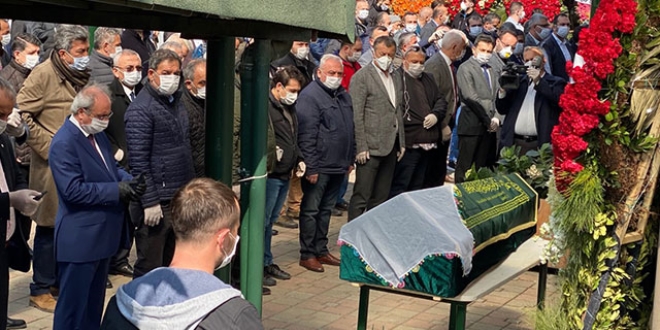 K�l��daro�lu'nun k�z karde�i son yolculu�una u�urland�