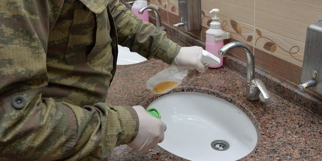 Askeri birliklerde koronavir�s tedbirleri devam ediyor
