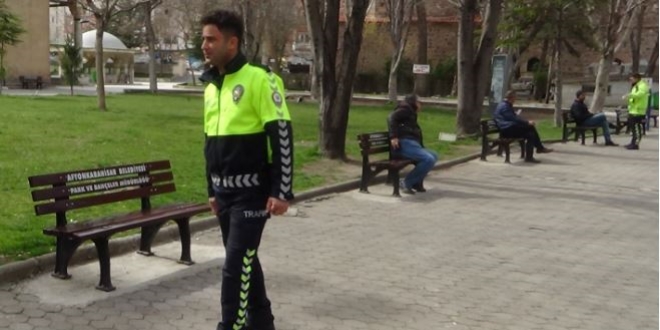 Polisi g�r�nce ka�maya �al��t�, '64 ya��nday�m' dedi