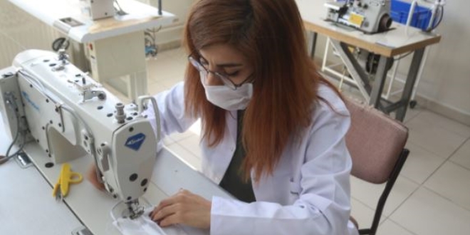 Meslek liselerinin maske üretimi günlük 10 bine ulaştı