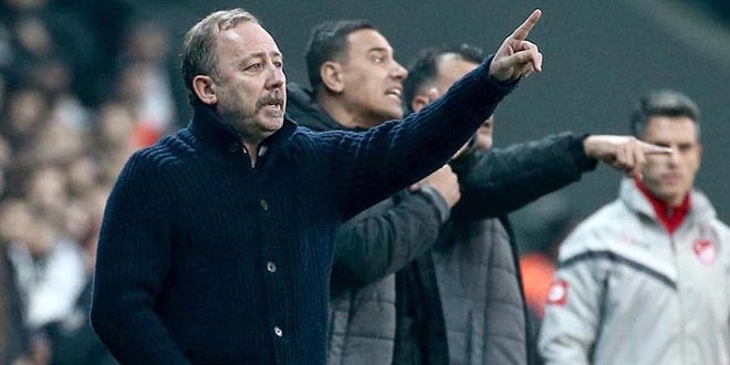 Beşiktaş'ta teknik ekip ve futbolculara koronavirüs testi yapılacak
