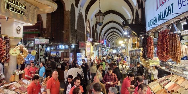Kapalıçarşı ve Mısır Çarşısı koronavirüs nedeniyle kapatıldı