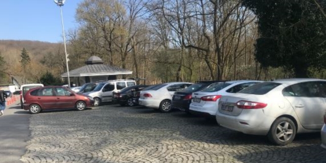 Piknik yasağına uymayan 4 kişiye para cezası