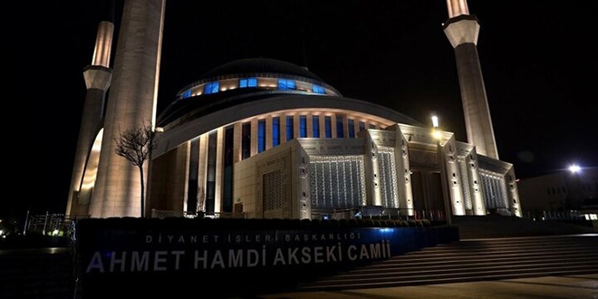 Türkiye'deki tüm camilerden koronaya karşı dua edildi