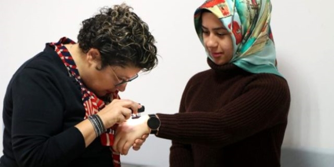 Dermatoloji profesörü: El temizliğinde kalıp sabun kullanın