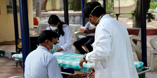 Ad�yaman'a giri� ve ��k�� yapan yolcular, sa�l�k kontrol�nden ge�iriliyor