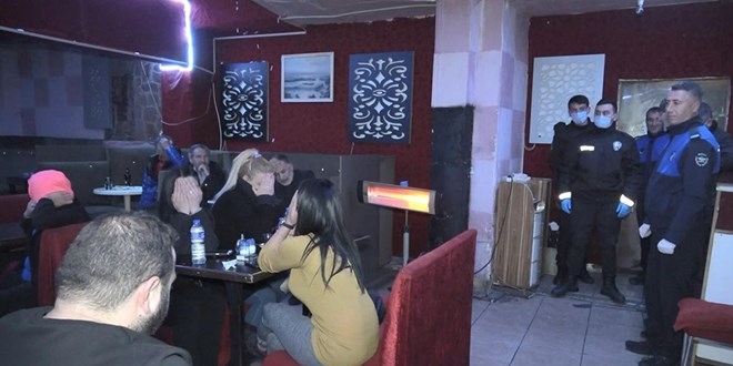 Koronavirüs tedbirlerine uymayan gece kulübüne operasyon: 20 gözaltı