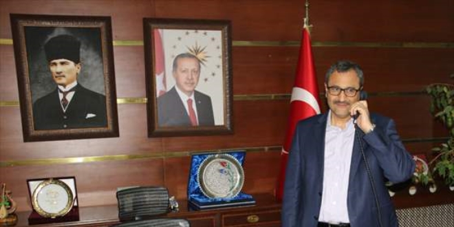 Bankaya gidemeyen yaşlı kadının sorunu Valinin açtığı telefonla çözüldü