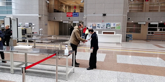 İstanbul Adliyesi en sakin günlerini geçiriyor