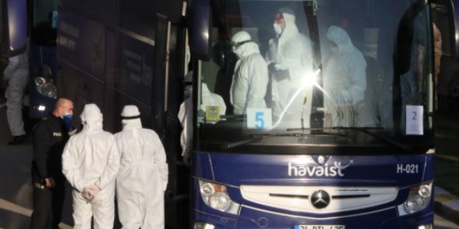 Havaalanındaki Cezayirliler Karabük'e getiriliyor