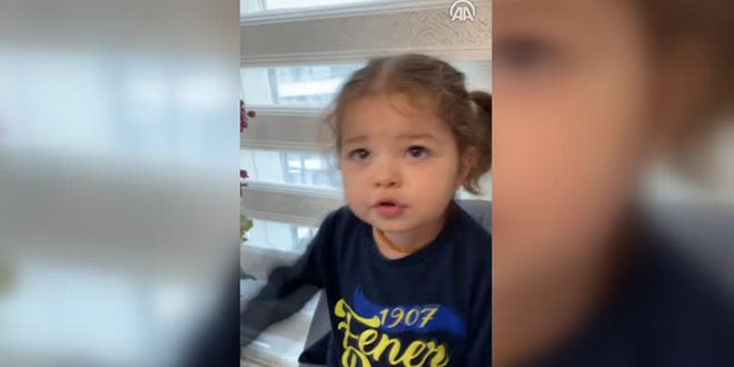 Sağlık çalışanı babasına kavuşmak isteyen minik kızdan 'Evde kalın' çağrısı