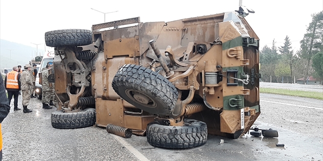 Kahramanmaraş'ta askeri araç devrildi: 2 yaralı