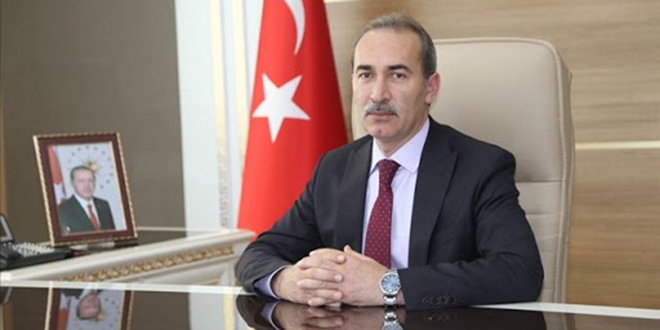 Rektörden tebessüm ettiren 'Bende özledim' klibi