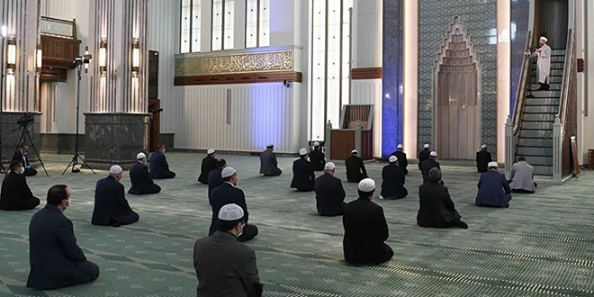 Mehmet Barlas: Erdoğan'ın Beştepe'deki cuma namazından haberi yoktu