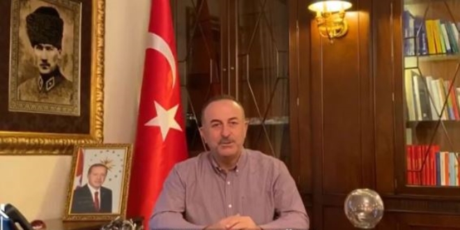 Bakan Çavuşoğlu'ndan Türklere 'evde kal' çağrısı