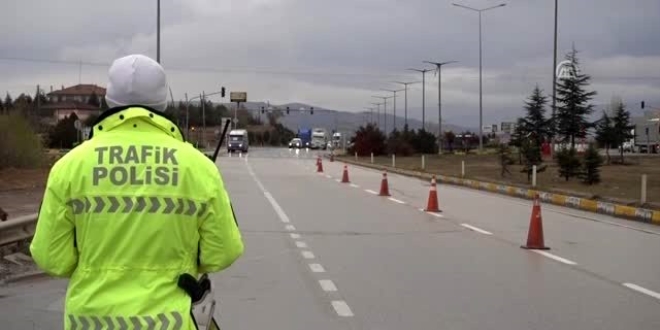 'Kilit kavşak' Kırıkkale'de 'koronavirüs' denetimi