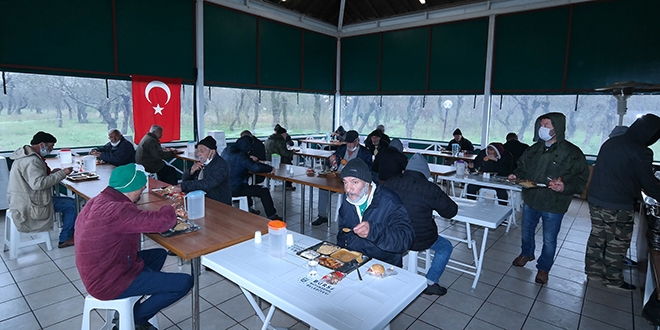 Bursa'da evsizlere virüse karşı koruma kalkanı