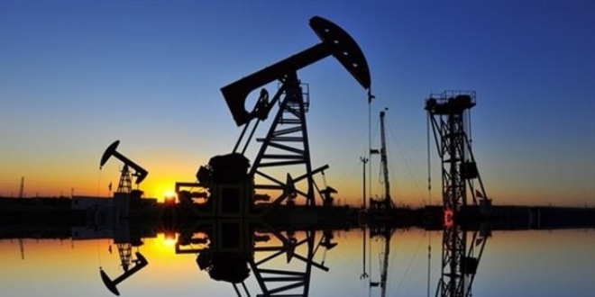Brent petrol, son 18 yln en dk seviyesine indi