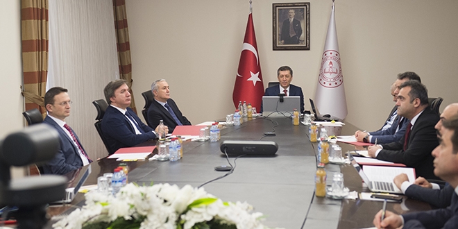MEB, 65 yaş üstü vatandaşların ihtiyaçları için kolları sıvadı