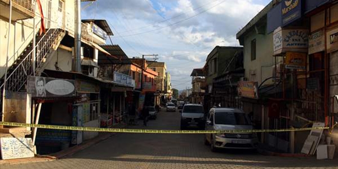Hatay'da koronavirüs nedeniyle bazı cadde ve bulvarlar kapatıldı