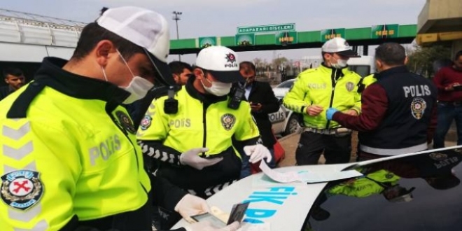 İstanbul'da yasaklarını ihlal eden 597 kişiye ceza yağdı