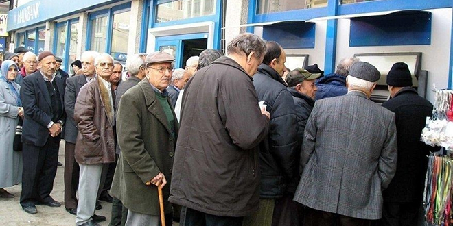 Bankalardan emeklilere maaş ve ikramiye ödeme tavsiyesi