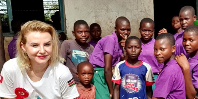 Sevda öğretmen Kenya'da su kuyusu açtırıp, İdlib şehitlerinin adını verdi