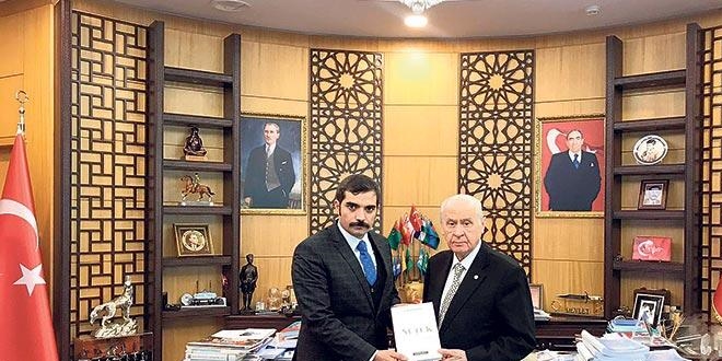 Ülkü Ocakları Başkanı doçent olunca görevinden ayrılıyor