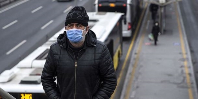 Maske, Kovid-19'un nefes yoluyla yayılmasını kırıyor