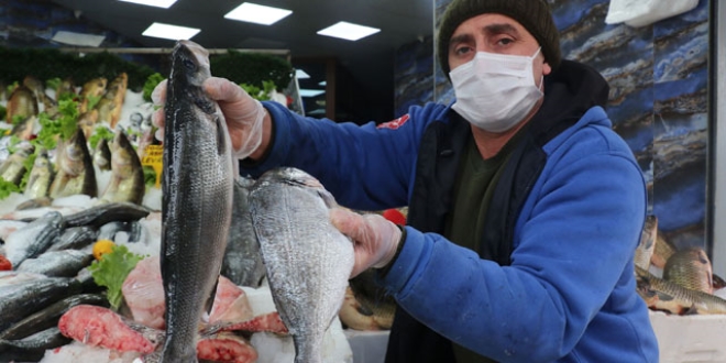 Koronavirüs nedeniyle levrek, çupra, somon yok satıyor