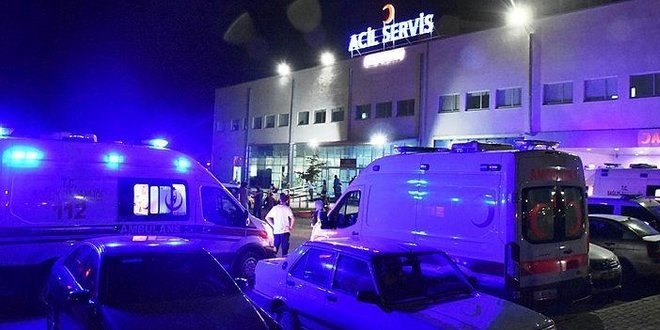 Otomobilin çarptığı polis memuru hayatını kaybetti