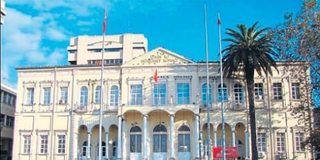 �zmir'de kamu �al��anlar�na k�yafet serbestli�i geldi