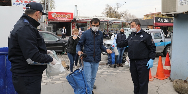 Sosyal mesafe kurallarını ihlal edenlere 66 bin lira ceza
