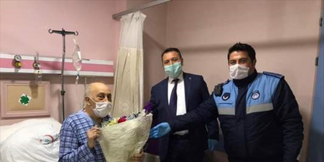 Zabıtaya hitabıyla duygulandıran Burhan amcanın tedavisi sürüyor