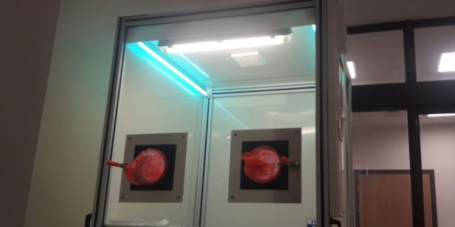 Bursa'da vir�sten korunmak i�in temass�z numune al�n�yor