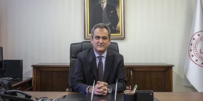 MEB ayda 300 bin 'yüz koruyucu siperlik' için seri üretime başladı