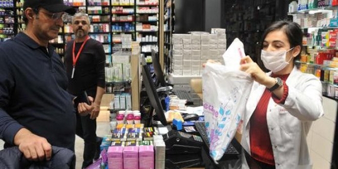 İstanbul'da eczaneler ücretsiz maske dağıtacak