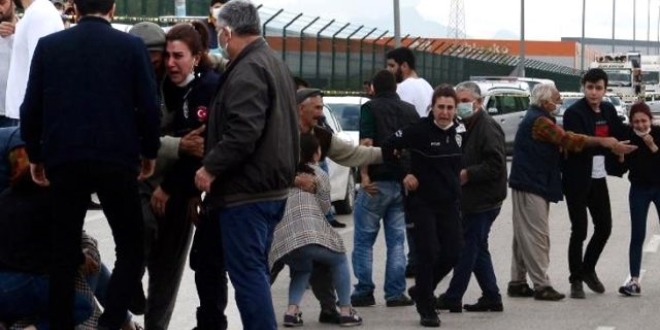 Feci kazada 3 kişi hayatını kaybetti! Polisin en zor anları