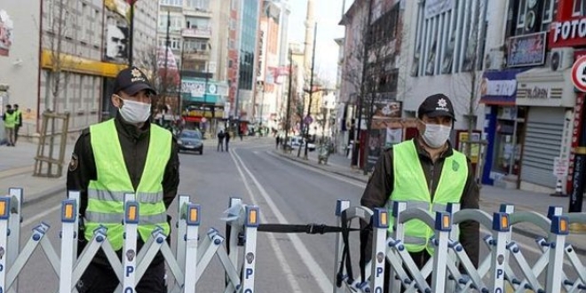 Sokağa çıkma yasağına uymayanlara ilk cezalar yazıldı