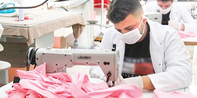 Meslek liseleri maske de üretiyor makinesini de