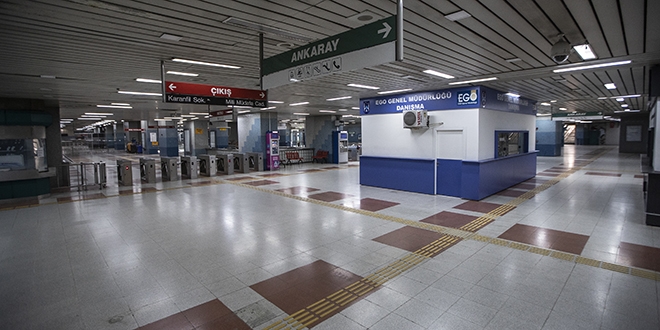 Yasağın ardından Ankaray ve Metro sessizliğe büründü