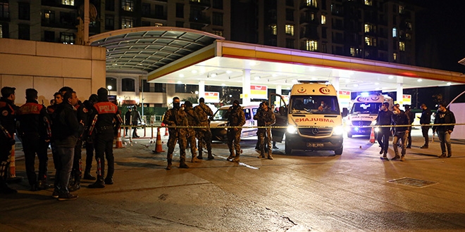Beyolu'nda polise silahl saldr: 2'si polis, 3 yaral