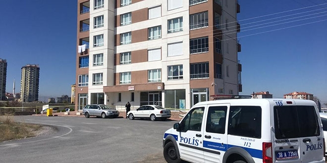 Kapıcılarında koronavirüs çıkan iki bina karantinaya alındı