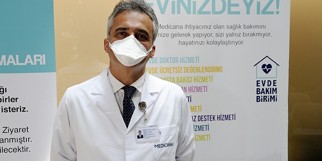 Koronavirüsü yenen doktorlar görevlerine devam etmek için gün sayıyor
