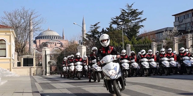 İstanbu Valiliği'ne 39 motosiklet hediye edildi