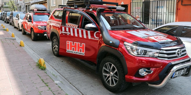 İHH'dan 20 bin sağlıkçıya hediye paketi