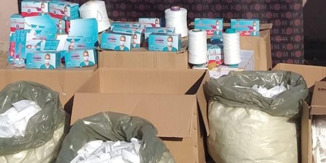 İstanbul'da kaçak üretilen maske ve tulumlara el konuldu
